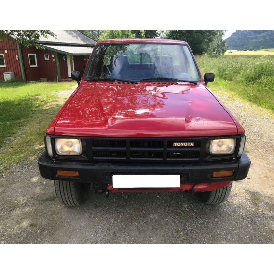 Toyota HiLux 2.4D 4WD Singel cab Diesel