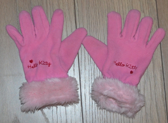 Annonce occasion, vente ou achat 'Gants Hello Kitty'