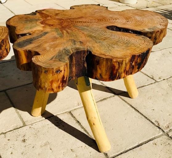 Table en bois brut faite main