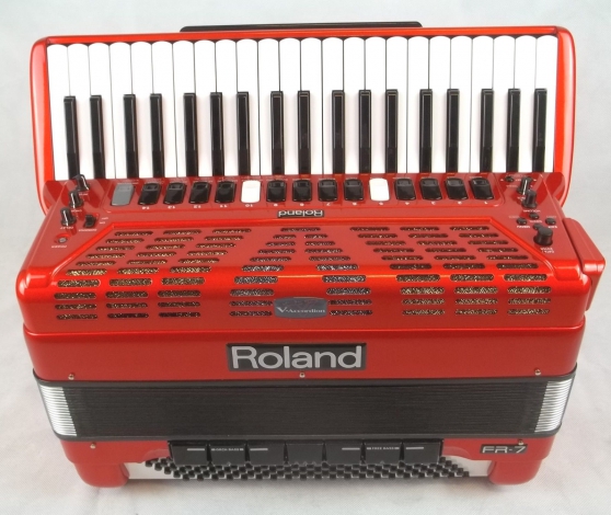 Annonce occasion, vente ou achat 'Accordon rouge Roland-fr7-V-120-Bass'