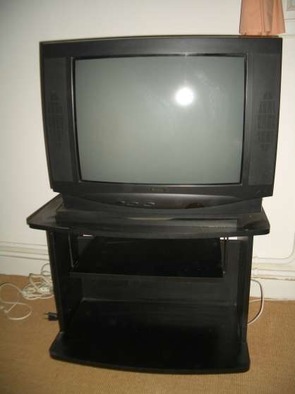 Annonce occasion, vente ou achat 'TV BLUEsky avec meuble tv'