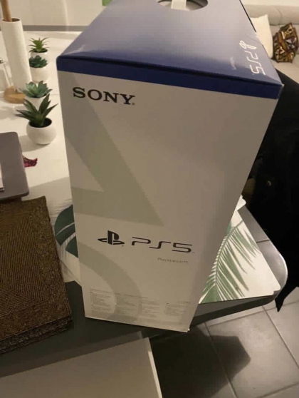 Annonce occasion, vente ou achat 'Console PlayStation ps5 standard  CD'