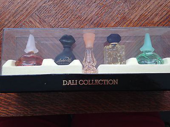 Annonce occasion, vente ou achat 'coffret miniature parfum salvador dali'