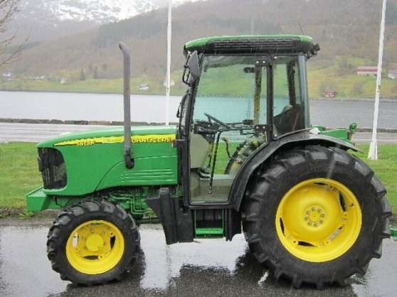 Annonce occasion, vente ou achat 'Tracteur John Deere 5515 F 4WD 2006'