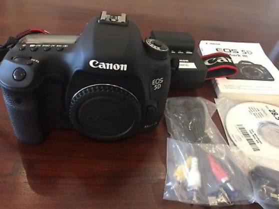 Annonce occasion, vente ou achat 'Canon EOS 5D Mark iii avec un objectif.'
