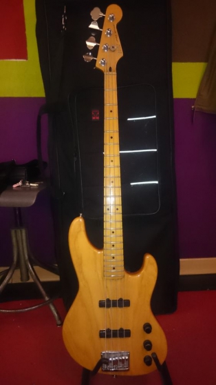 Annonce occasion, vente ou achat 'Jazz Bass USA Mapple 1992'