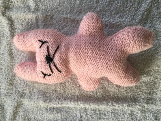 Annonce occasion, vente ou achat 'lapin tricot main couleur rose'