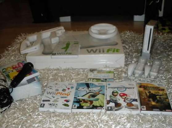 Annonce occasion, vente ou achat 'Console Nintendo Wii + Accessoires + Jeu'