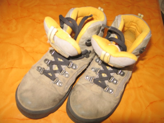 Annonce occasion, vente ou achat 'Chaussures de marche enfant marque Aigle'