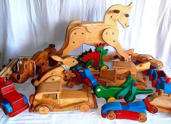 Création jouets en bois, recherche colla