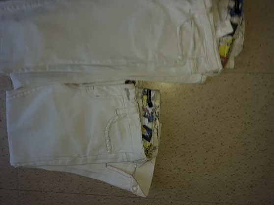 Annonce occasion, vente ou achat 'Vend pantalon guess et pantacourt blanc'