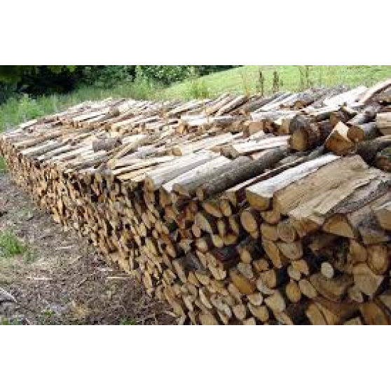 Bois de chauffage sec prêt à utiliser