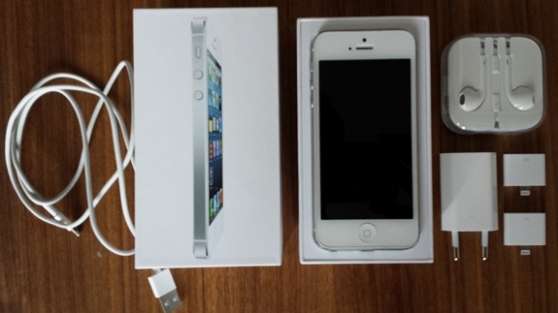 Annonce occasion, vente ou achat 'Apple Phone 5 64Go Ecouteur et Chargeur'