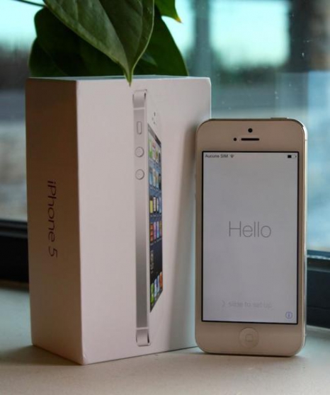 Annonce occasion, vente ou achat 'iPhone 5 16GO BLANC debloquer operateur'