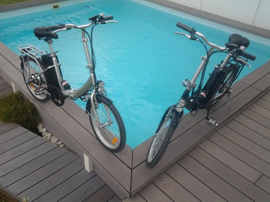 2 vélos électriques en location