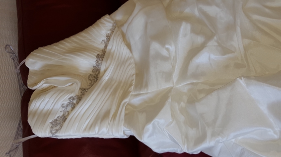 Annonce occasion, vente ou achat 'Robe de marie bustier ivoire trs jolie'