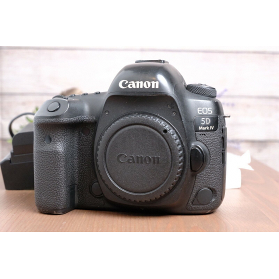 Annonce occasion, vente ou achat 'Canon EOS 5D Mark IV 30.4MP'