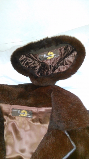 Annonce occasion, vente ou achat 'manteau et chapeau fourrure kangourou'