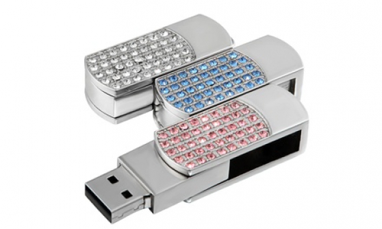 Annonce occasion, vente ou achat 'Cls USB 16 Go ornes de cristaux'