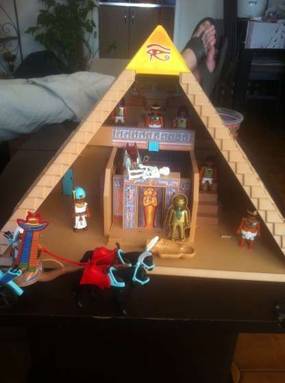 Annonce occasion, vente ou achat 'PYRAMIDE PLAYMOBIL'