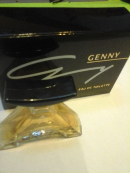 Annonce occasion, vente ou achat 'miniature parfum genny'