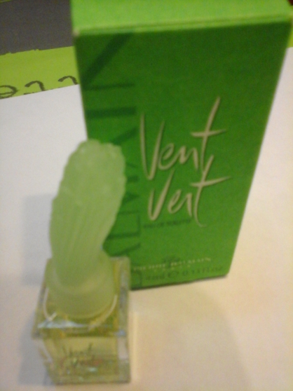 Annonce occasion, vente ou achat 'miniature parfum vent vert'