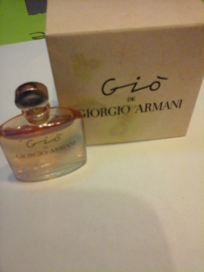 Annonce occasion, vente ou achat 'miniature parfum gio de giorgio'