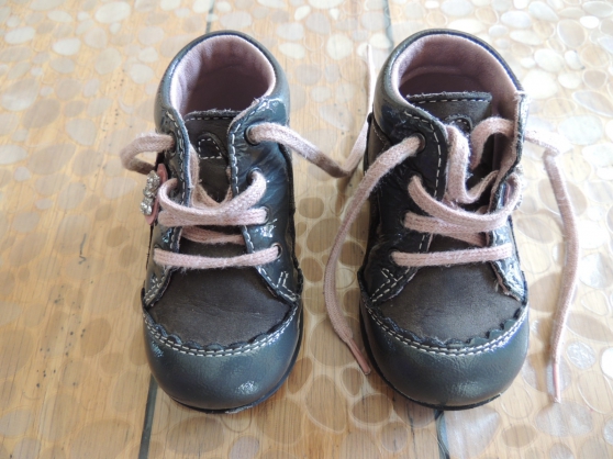 Annonce occasion, vente ou achat 'chaussure baby botte fille'