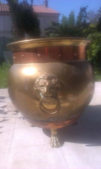 Annonce occasion, vente ou achat 'pot en cuivre avec tte de lion'