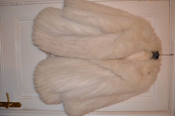 Annonce occasion, vente ou achat 'veste renard blanc'