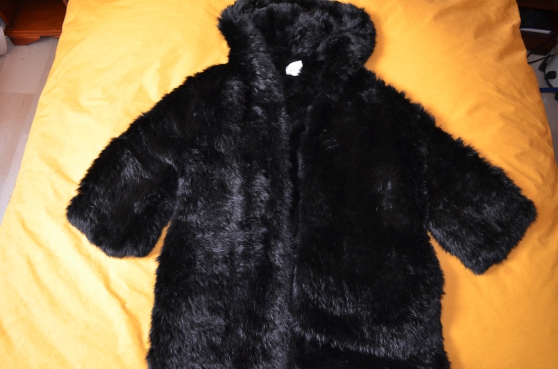 Annonce occasion, vente ou achat 'manteau lapin noir Pablo de Grard Darel'