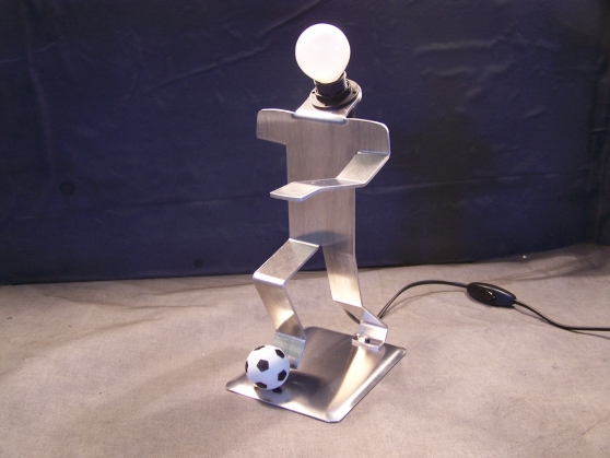 Annonce occasion, vente ou achat 'Lampe a poser en Aluminium-type Soccer'