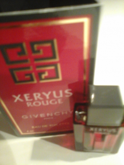 Annonce occasion, vente ou achat 'miniature parfum xeryus rouge'