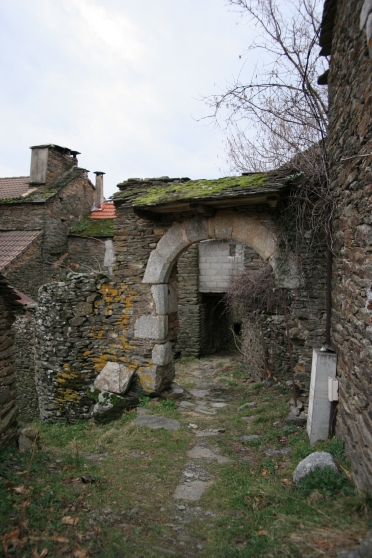 Arche d\'un portail cévenol en granit