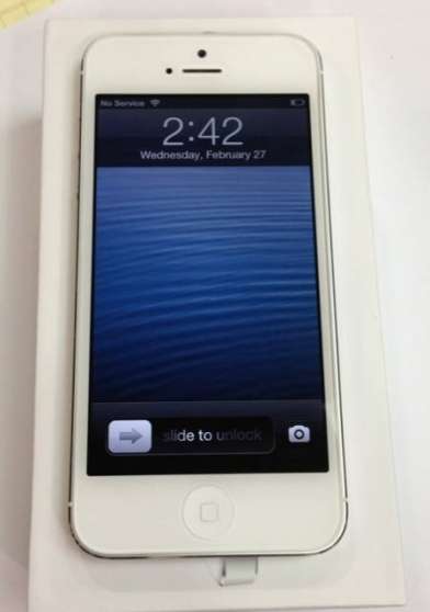 Annonce occasion, vente ou achat 'Apple iPhone 5- 16 Go - blanc et argent'