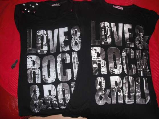 Annonce occasion, vente ou achat '2Un t-shirt noir avec marqu \'LOVE & ROC'