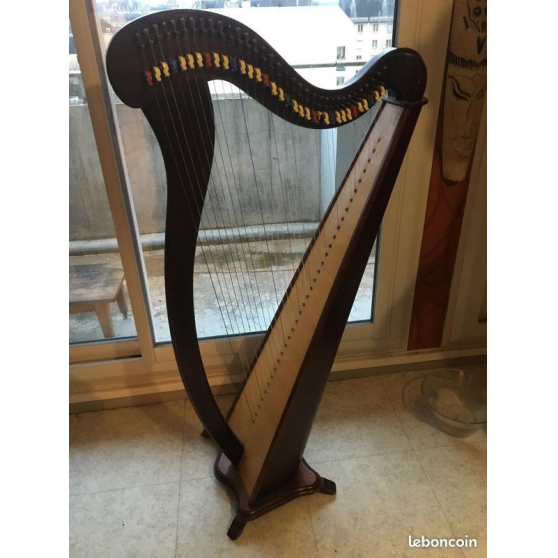Annonce occasion, vente ou achat 'harpe celtique 34 Cordes.'