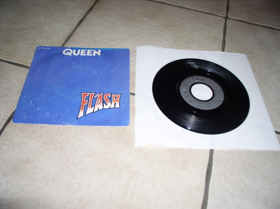 Annonce occasion, vente ou achat 'vinyl queen'