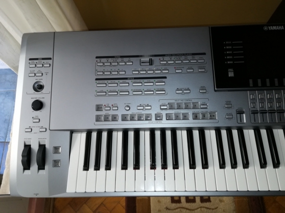  Yamaha  Tyros  5  76  touches  Marche fr