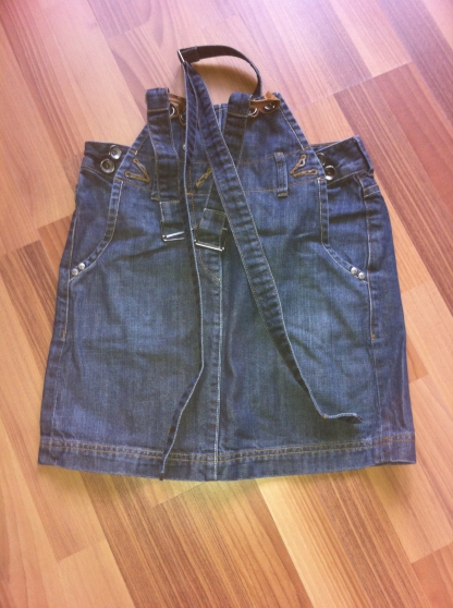 Annonce occasion, vente ou achat 'Mini-jupe salopette'