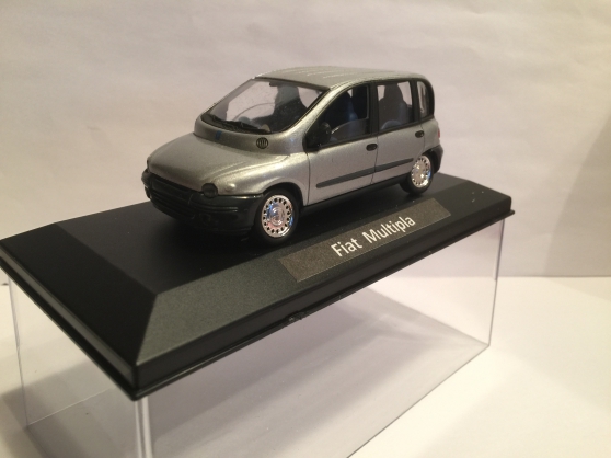Fiat Multipla gris miniature 1/43
