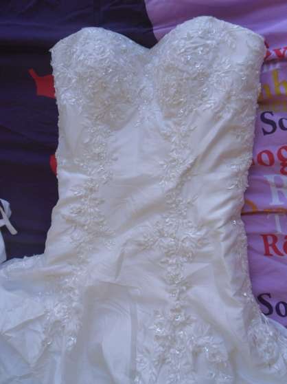 Annonce occasion, vente ou achat 'Robe de marie neuve jamais porte'