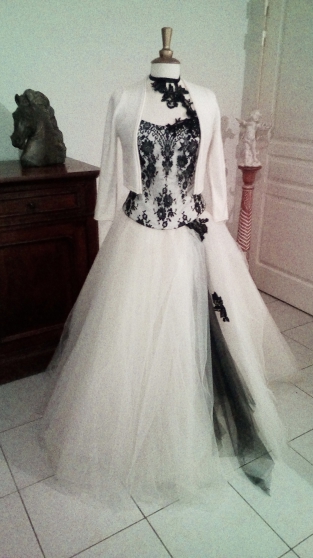 Location de robe de mariée noire - Photo 4