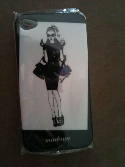 Annonce occasion, vente ou achat 'Vends coque pour Iphone 4/4S Mme Figaro'