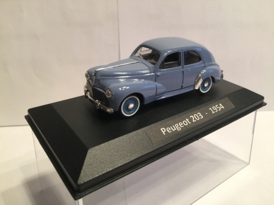 Annonce occasion, vente ou achat 'Peugeot 203 bleue miniature 1/43'