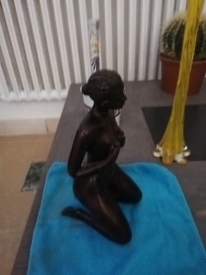 Annonce occasion, vente ou achat 'vends statuette en bronze'
