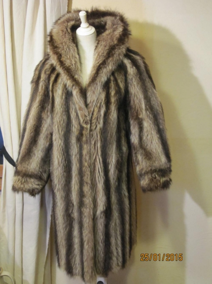 Annonce occasion, vente ou achat 'Manteau en fourrure de marmotte'