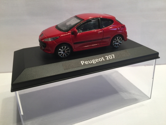 Annonce occasion, vente ou achat 'Peugeot 207 rouge miniature 1/43'