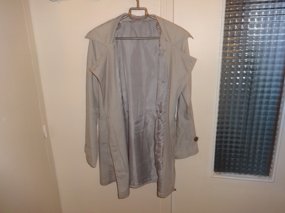 Annonce occasion, vente ou achat 'trench gris clair taille 38'