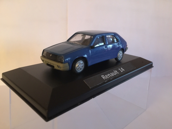 Annonce occasion, vente ou achat 'Renault 14 bleue miniature 1/43'